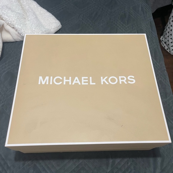 Michael’s Kors purse - Picture 4 of 5